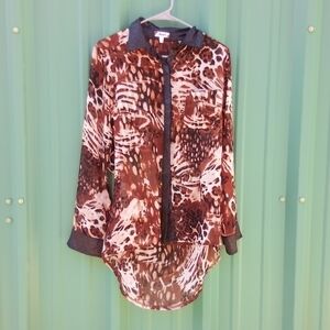 Women's Animal Cheetah Leopard Print Tunic Blouse Open Back Size Large Mob Wife